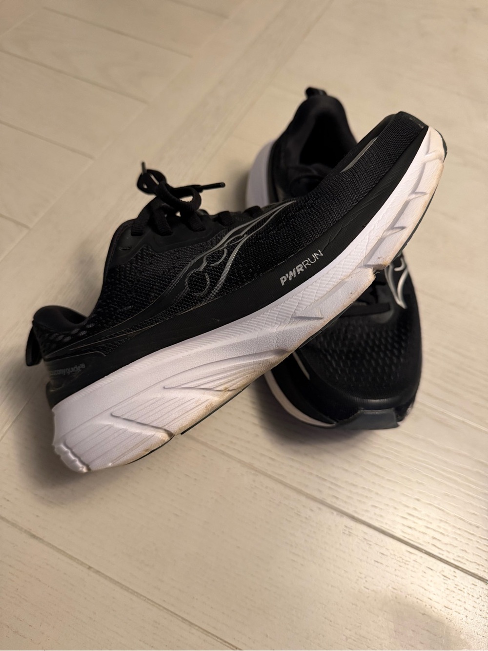 Saucony men’s 7 running shoe